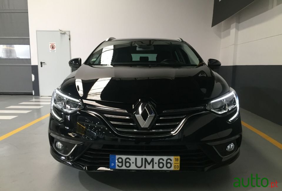 2018' Renault Megane Sport Tourer photo #3