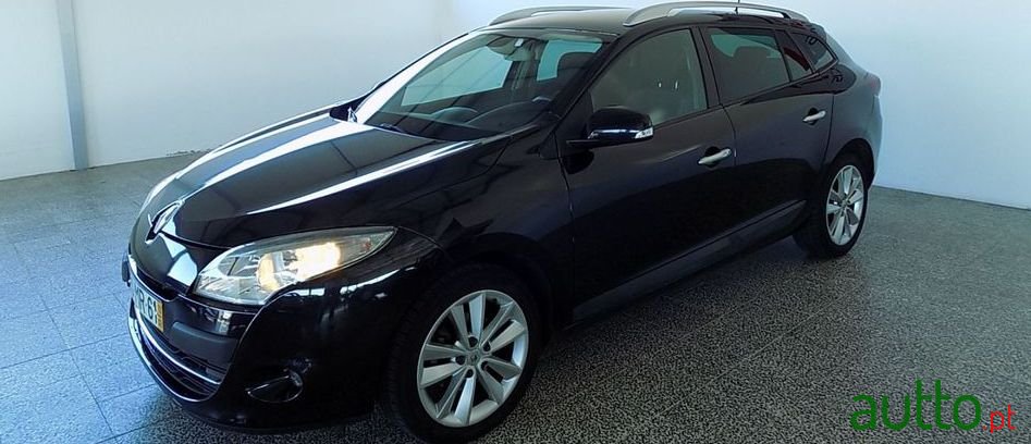 2012' Renault Megane Sport Tourer photo #1