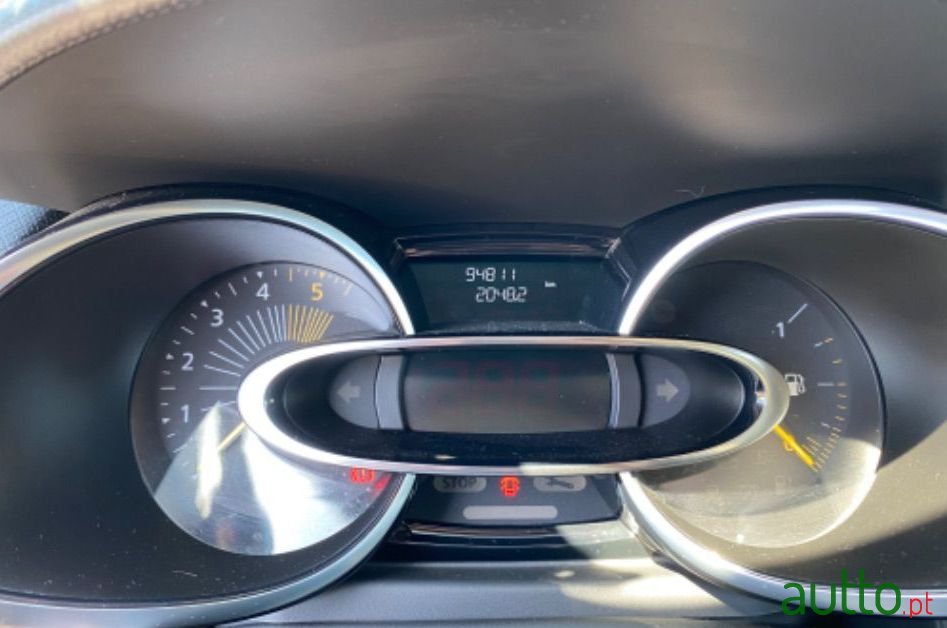 2015' Renault Clio photo #1