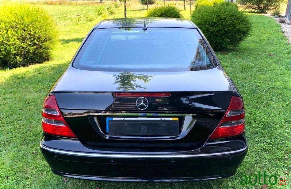 2003' Mercedes-Benz E-270 Avantgarde photo #5
