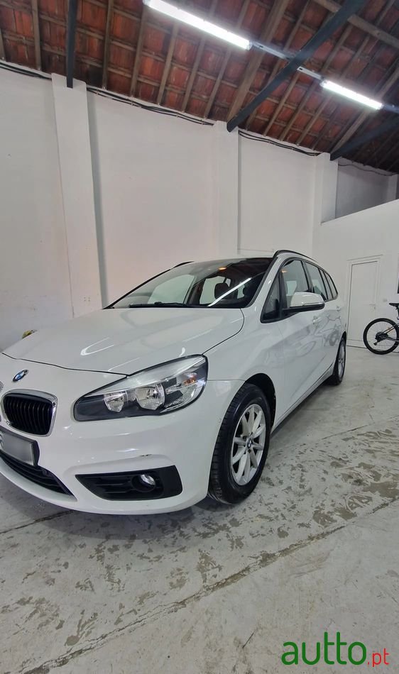 2018' BMW Série 2 D 7L Advantage photo #2