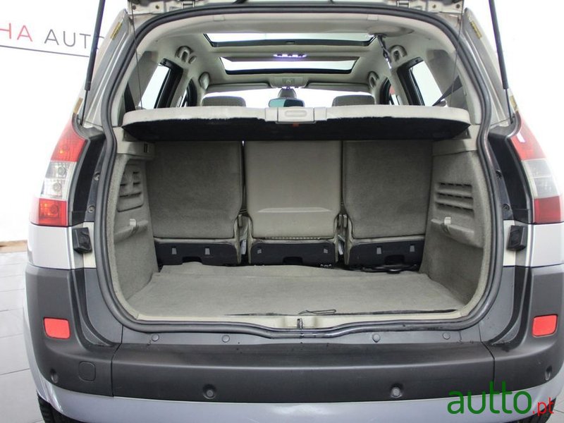 2005' Renault Scenic 1.5 Dci Dynamique photo #5