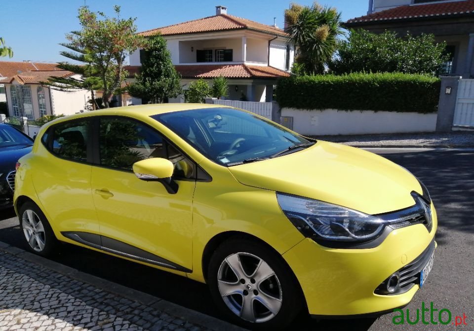 2014' Renault Clio photo #1