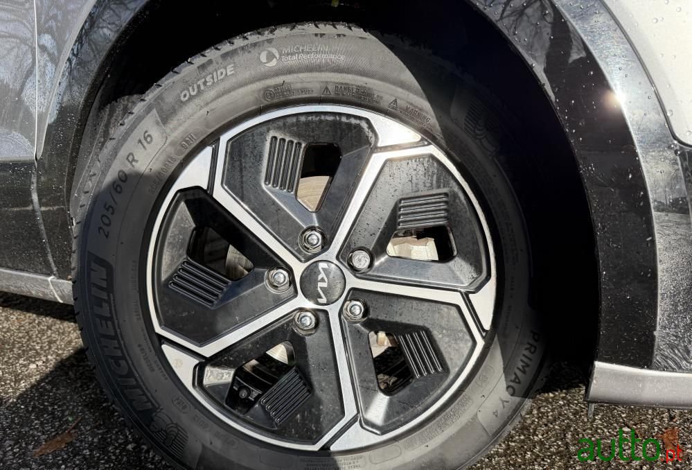 2022' Kia Niro photo #3