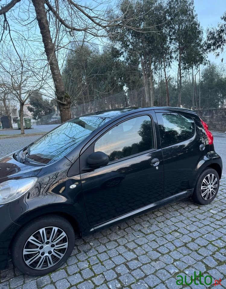 2010' Peugeot 107 photo #1