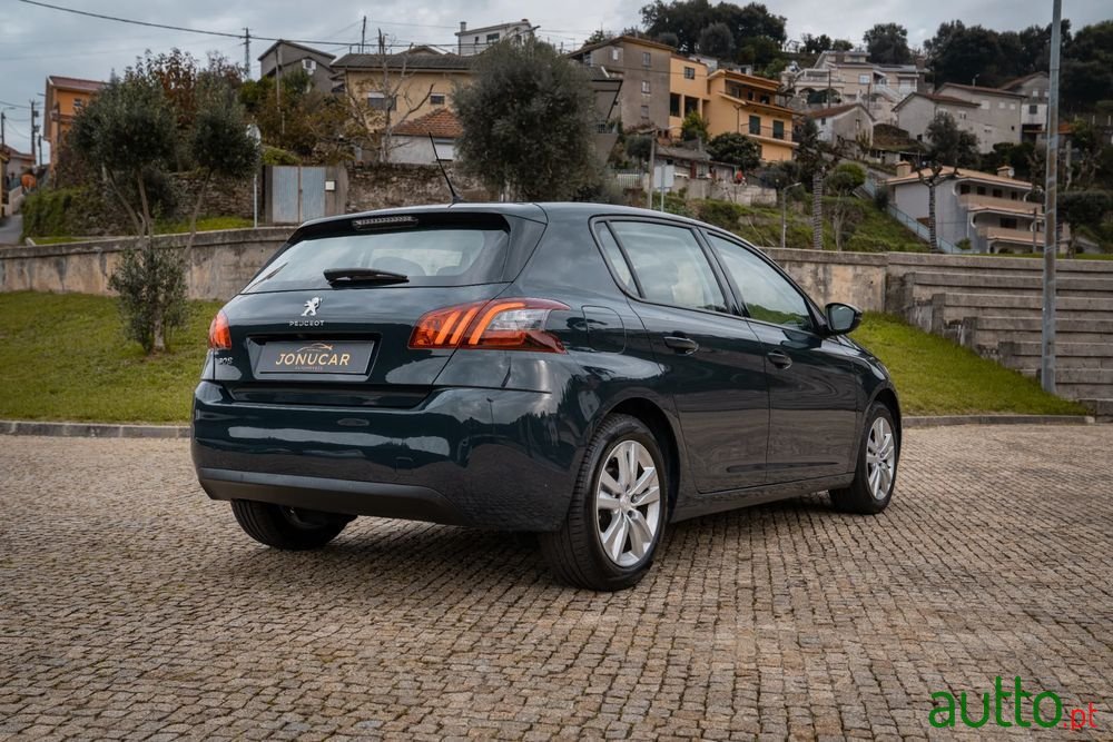 2020' Peugeot 308 photo #2