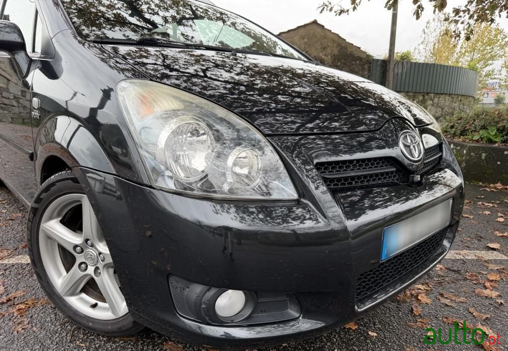 2007' Toyota Corolla Verso photo #2