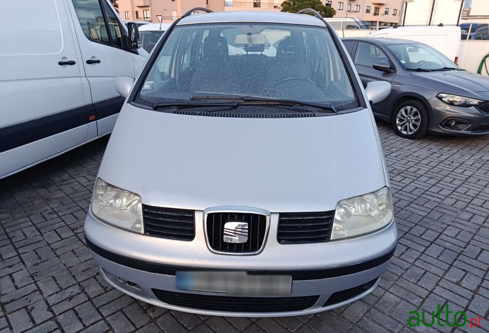 2003' SEAT Alhambra 1.9 Tdi Signo photo #2
