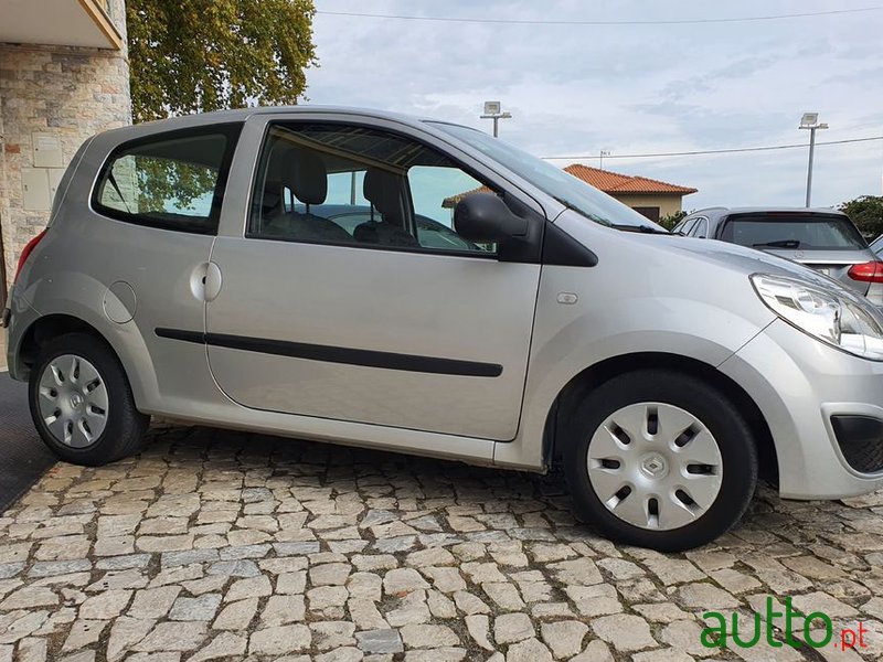 2010' Renault Twingo photo #4