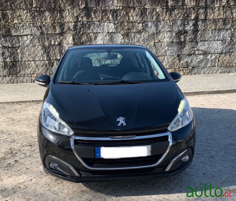 2015' Peugeot 208 photo #1