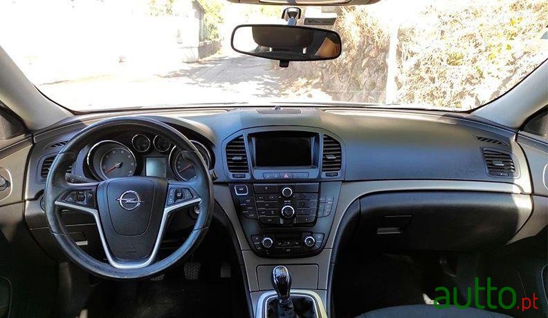 2012' Opel Insignia Sports Tourer photo #4