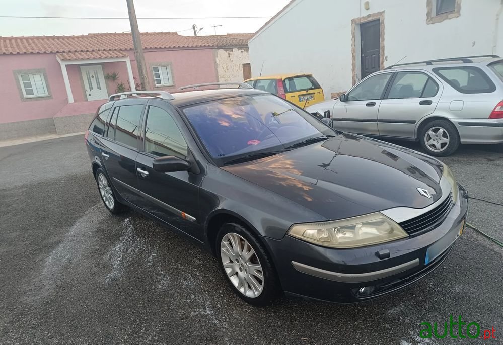 2005' Renault Laguna Break photo #2