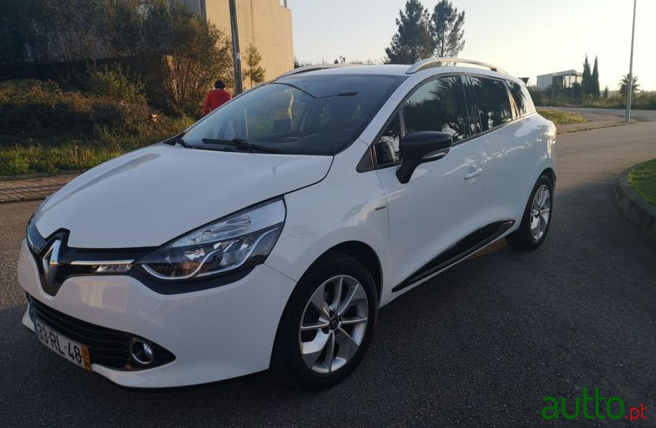 2016' Renault Clio Sport Tourer photo #2