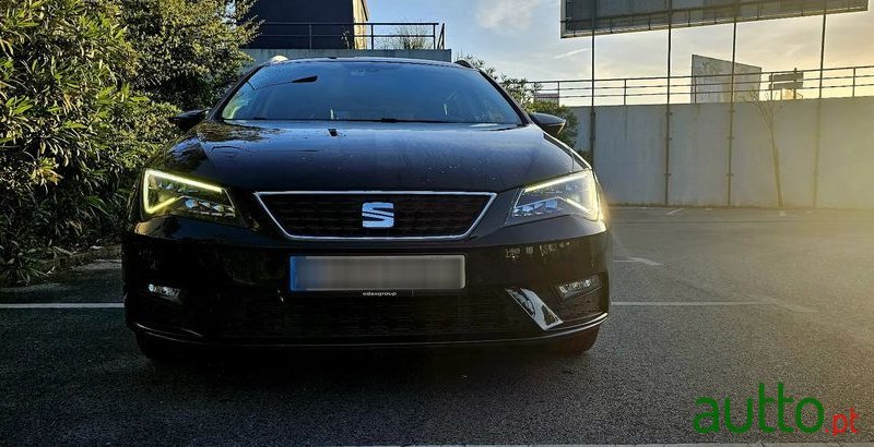 2018' SEAT Leon St photo #1