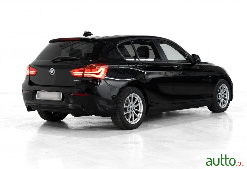 2017' BMW Série 1 D Efficientdynamics photo #3