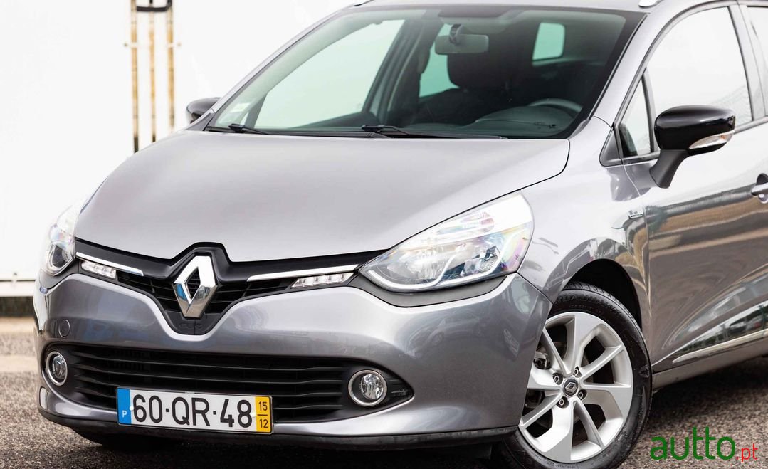 2015' Renault Clio Sport Tourer photo #1