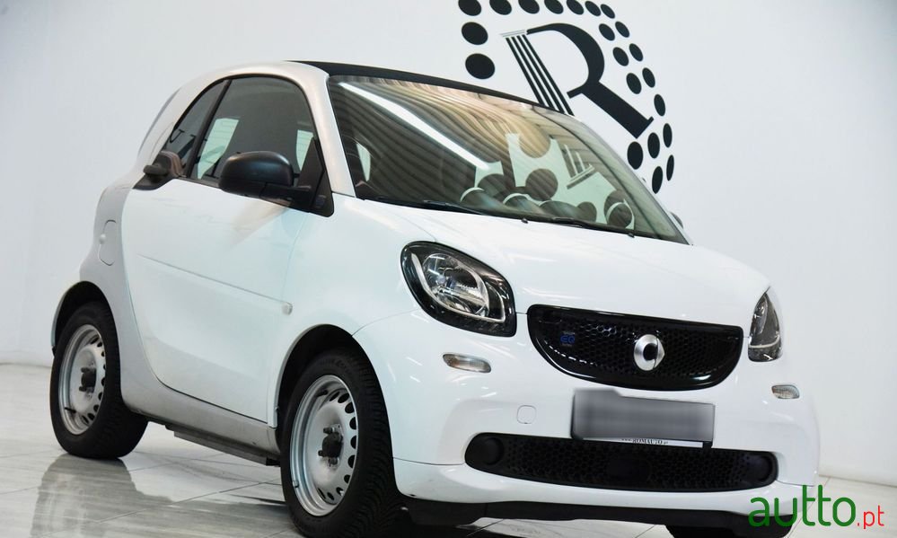 2019' Smart Fortwo photo #4