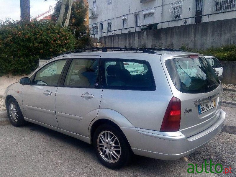 2003' Ford Focus Sw Ghia photo #2