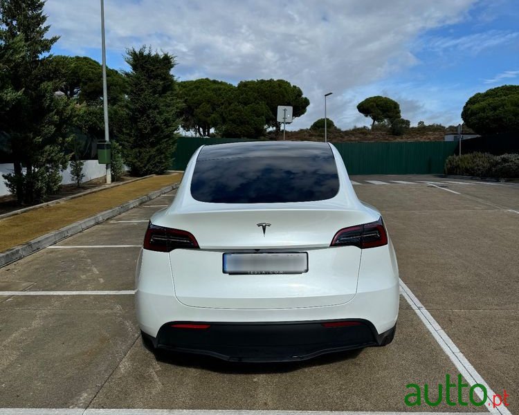 2024' Tesla Model Y Tração Traseira photo #3