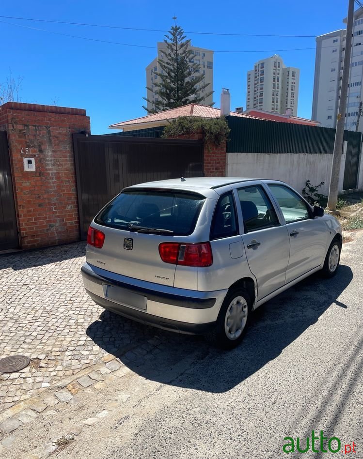 2001' SEAT Ibiza 1.0 Passion photo #4
