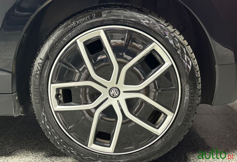 2024' MG MG4 64 Kwh Luxury photo #5