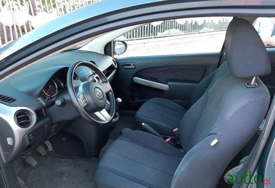 2009' Mazda 2 photo #3