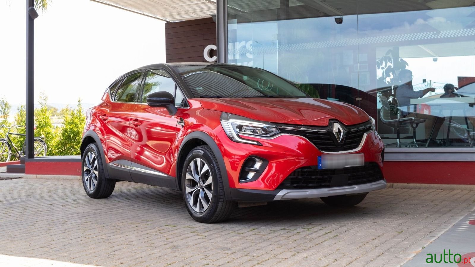 2021' Renault Captur photo #4