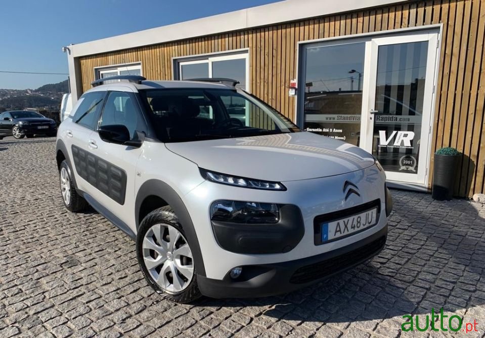 2017' Citroen C4 Cactus photo #2
