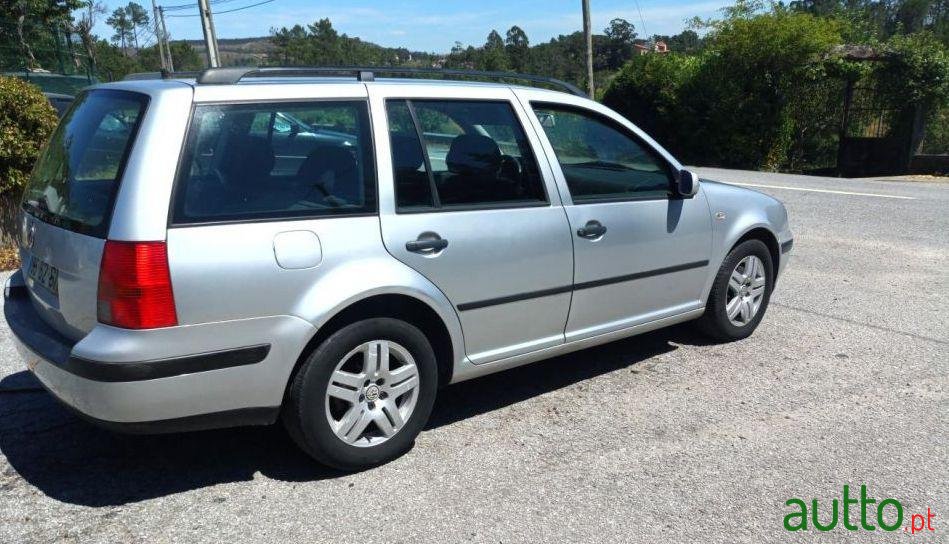 2001' Volkswagen Golf Variant photo #1