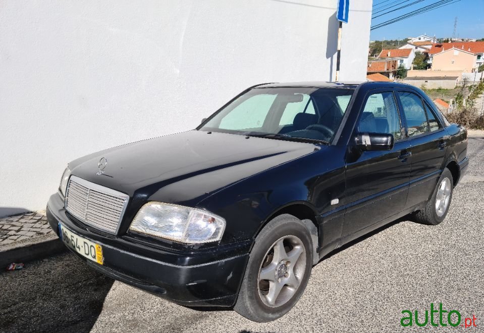 1994' Mercedes-Benz 190 photo #2