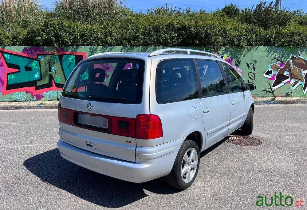 2003' Volkswagen Sharan 1.9 Tdi Confortline photo #6