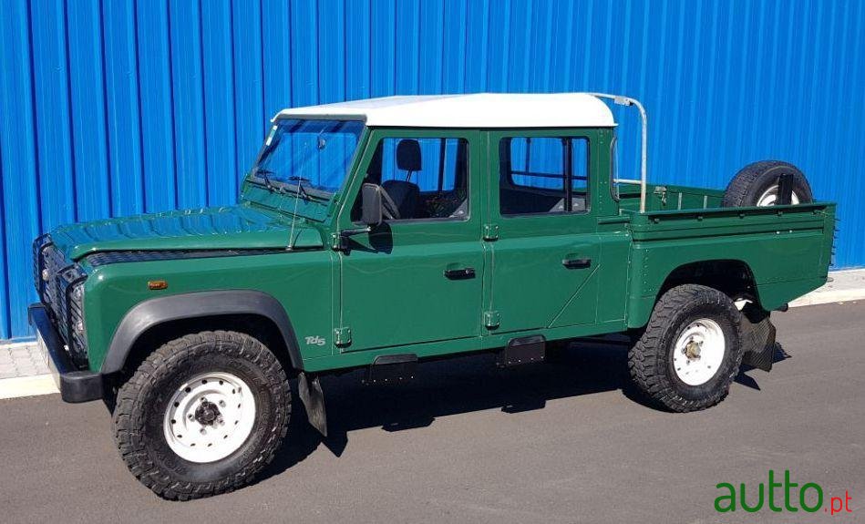 2003' Land Rover Defender photo #1