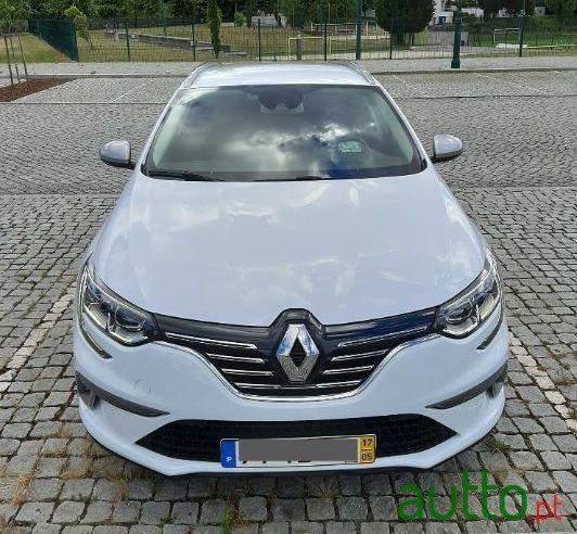 2017' Renault Megane Sport Tourer photo #4