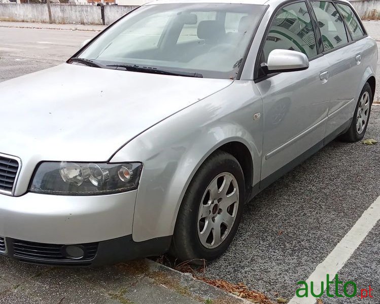 2002' Audi A4 Avant photo #3