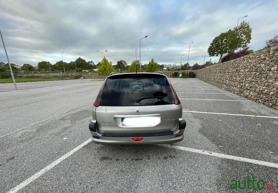 2004' Peugeot 206 Sw photo #2