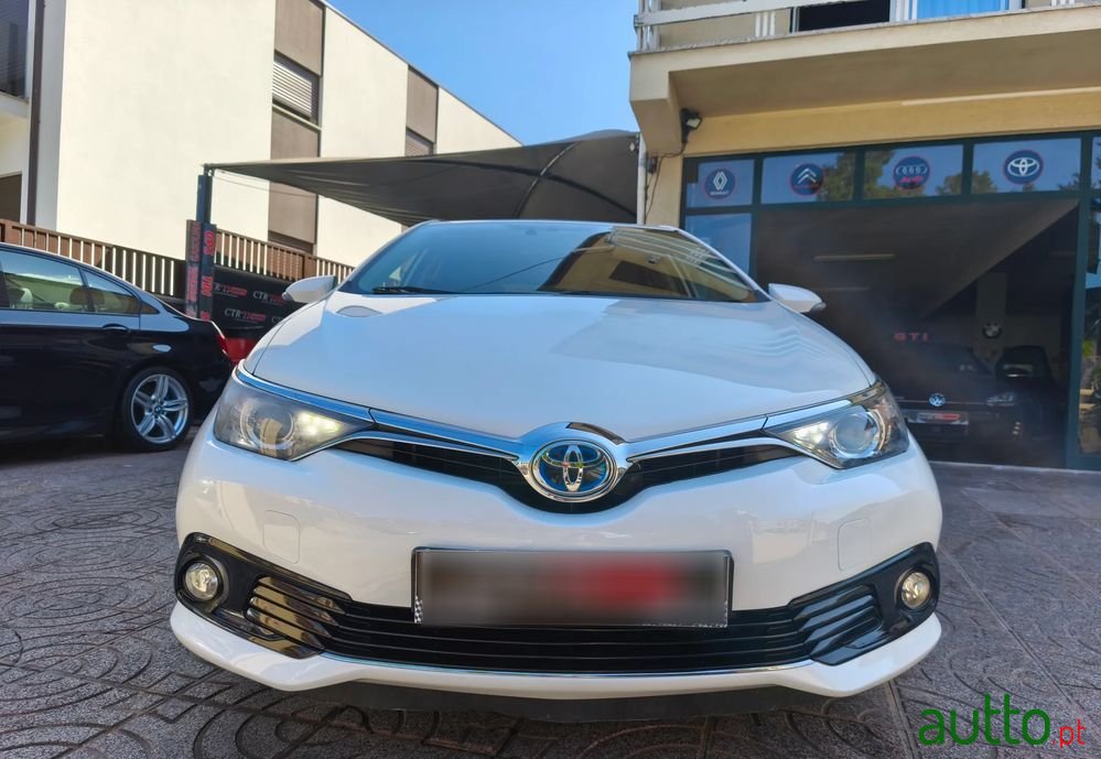 2016' Toyota Auris photo #3