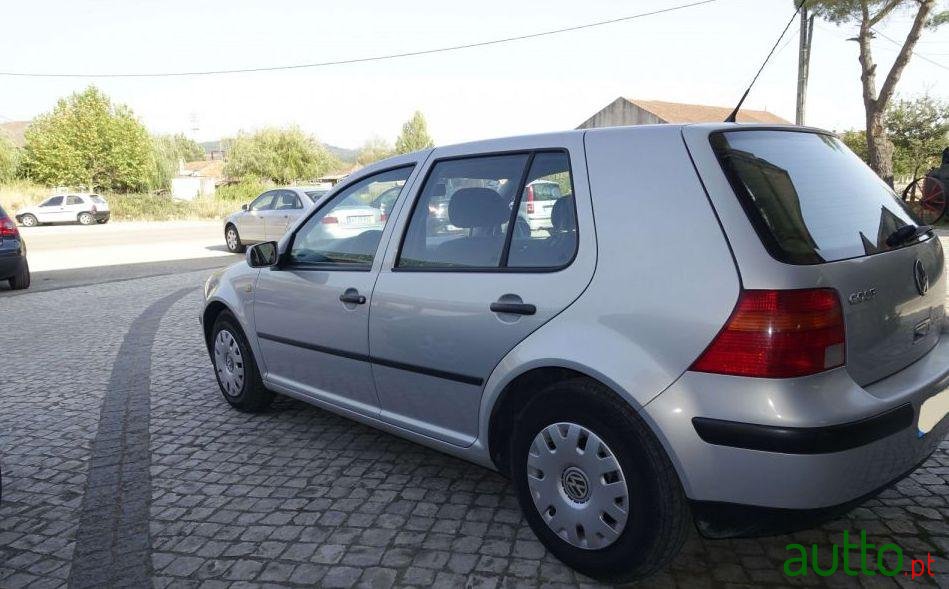 1998' Volkswagen Golf 1.4I Confort photo #2