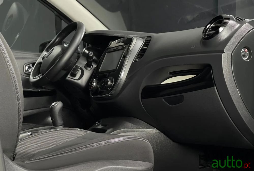 2015' Renault Captur photo #4