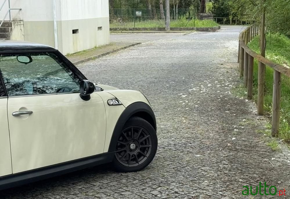 2008' MINI Cooper S 3 Portas photo #6