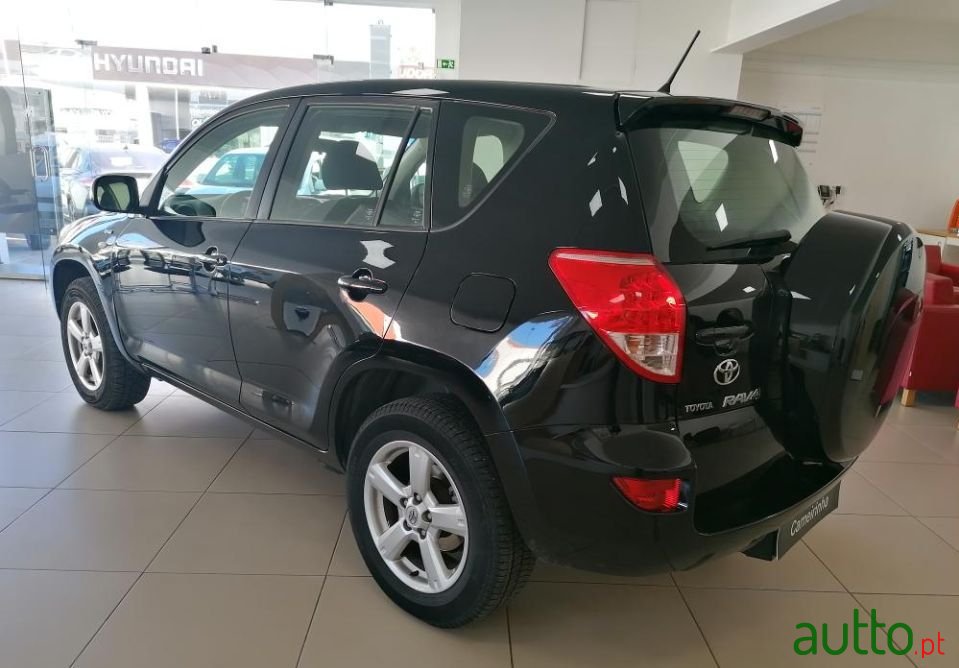 2006' Toyota RAV4 photo #2