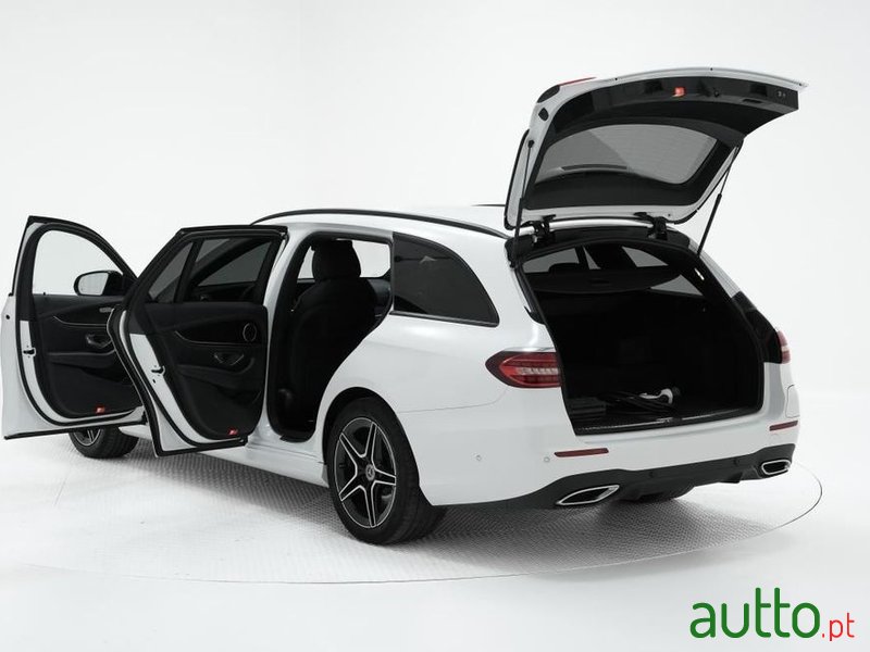 2022' Mercedes-Benz Classe E De Amg Line photo #5