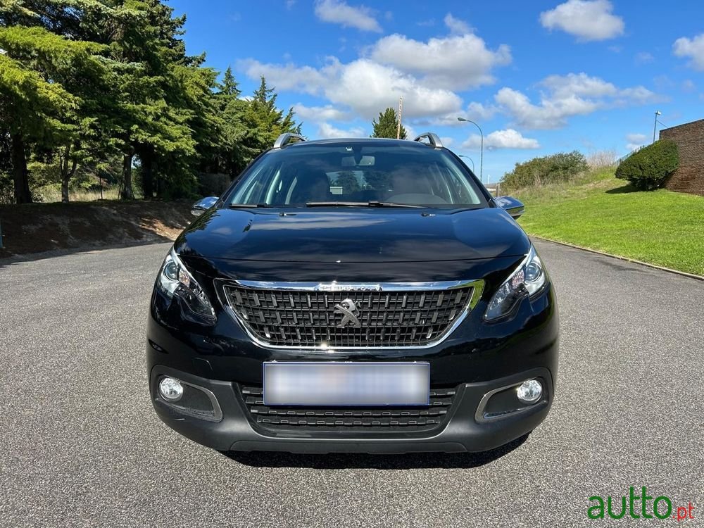 2018' Peugeot 2008 1.5 Bluehdi Style photo #3