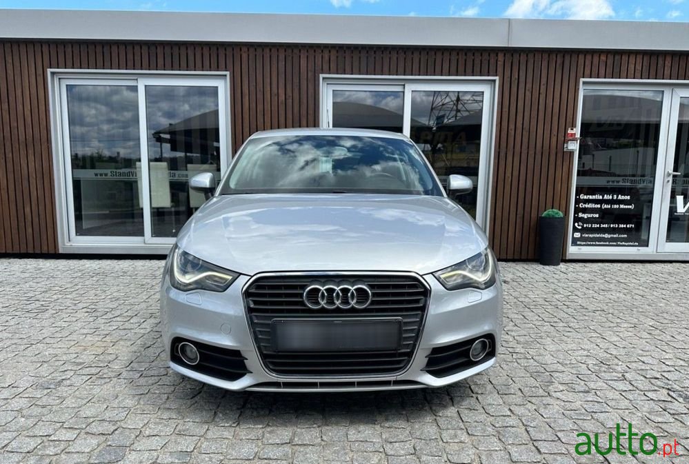 2011' Audi A1 1.6 Tdi Advance photo #2