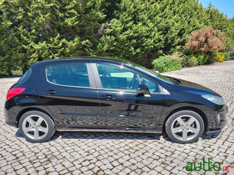 2008' Peugeot 308 1.6 Hdi Sport photo #2