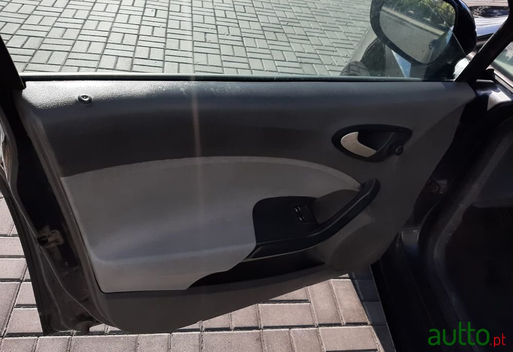 2010' SEAT Ibiza photo #4