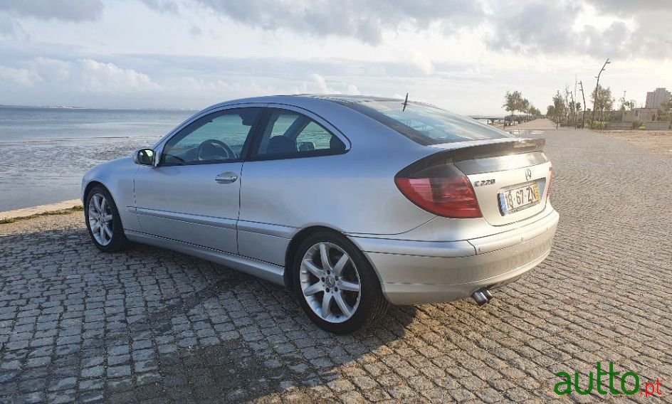 2001' Mercedes-Benz C-220 photo #1
