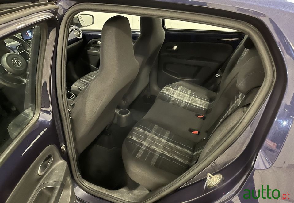 2015' Volkswagen Up photo #4