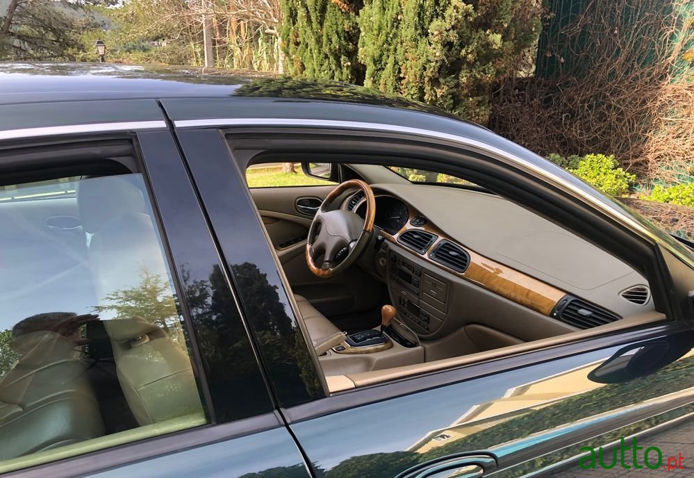2000' Jaguar S-Type photo #2