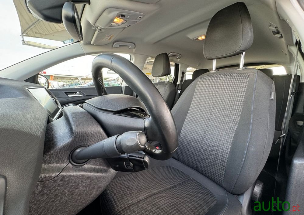 2020' Peugeot 308 Sw photo #3