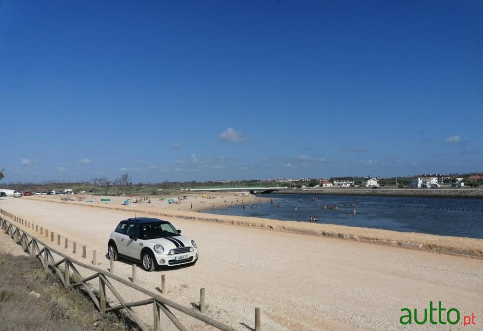 2008' MINI Cooper photo #2